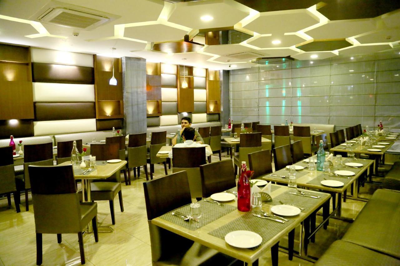 Hotel S C Residency Zirakpur Exteriér fotografie