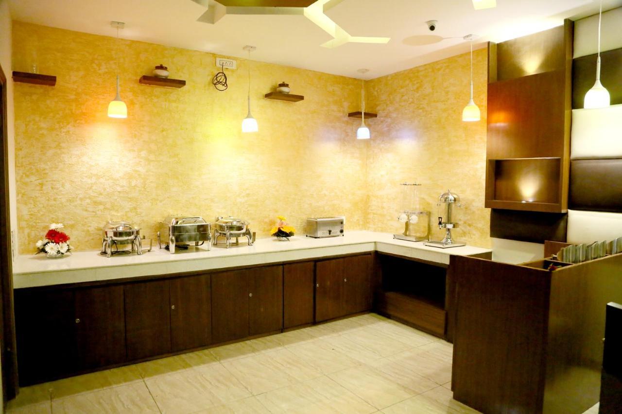 Hotel S C Residency Zirakpur Exteriér fotografie