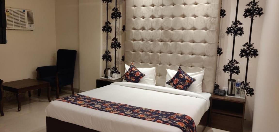 Hotel S C Residency Zirakpur Exteriér fotografie