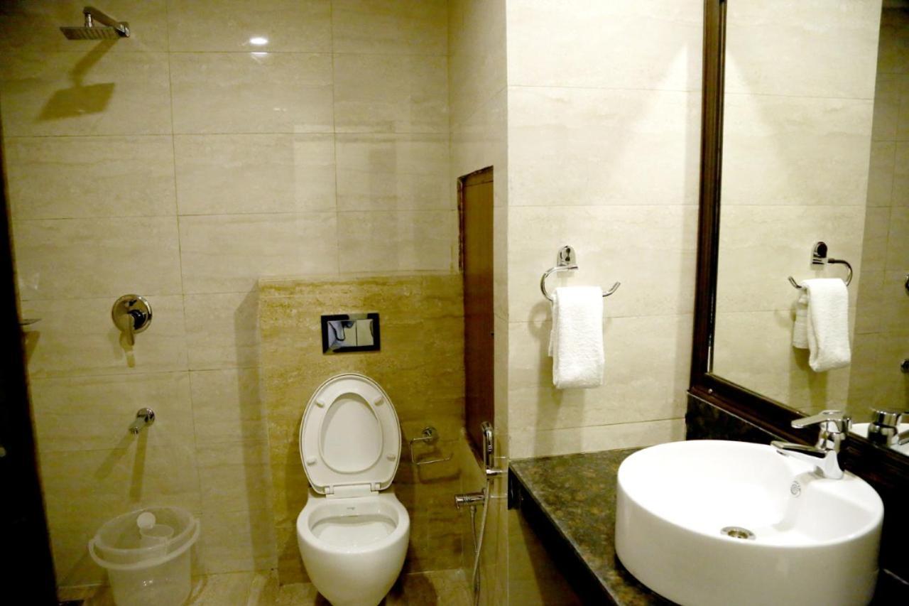 Hotel S C Residency Zirakpur Exteriér fotografie