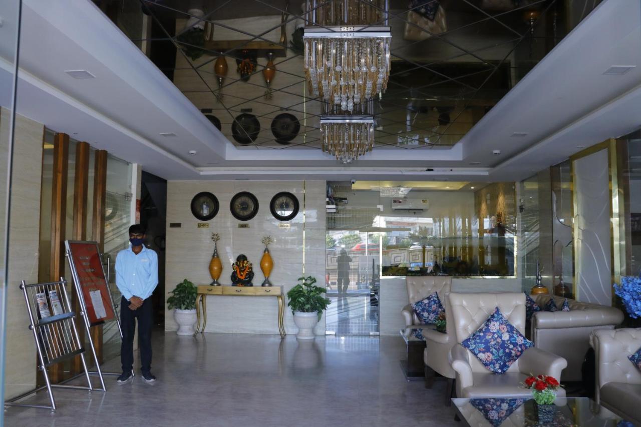 Hotel S C Residency Zirakpur Exteriér fotografie